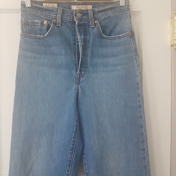 Levi's Premium Ribcage Straight Leg Button Fly Ankle Denim Light Wash Sz 27 x 27 - Picture 4 of 13